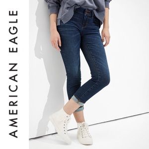 ❌SOLD❌American Eagle Artist Crop Jeans - Size 8